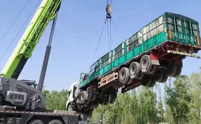 喜德道路脱困救援案例